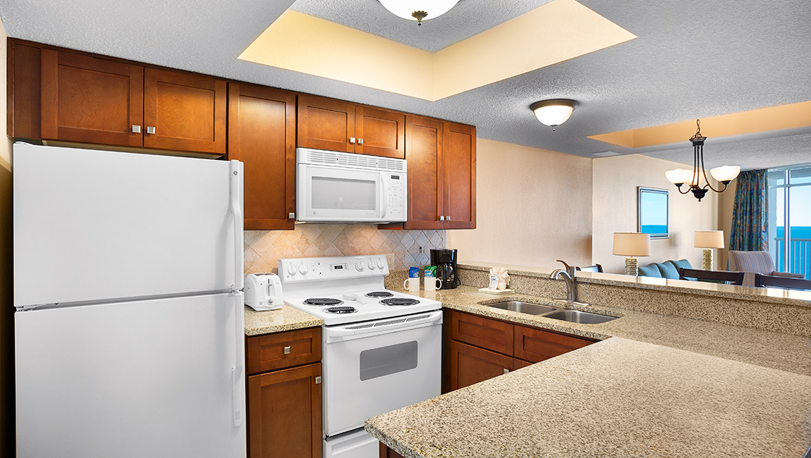Oceanfront 2 Bedroom Condo sleeps (6)