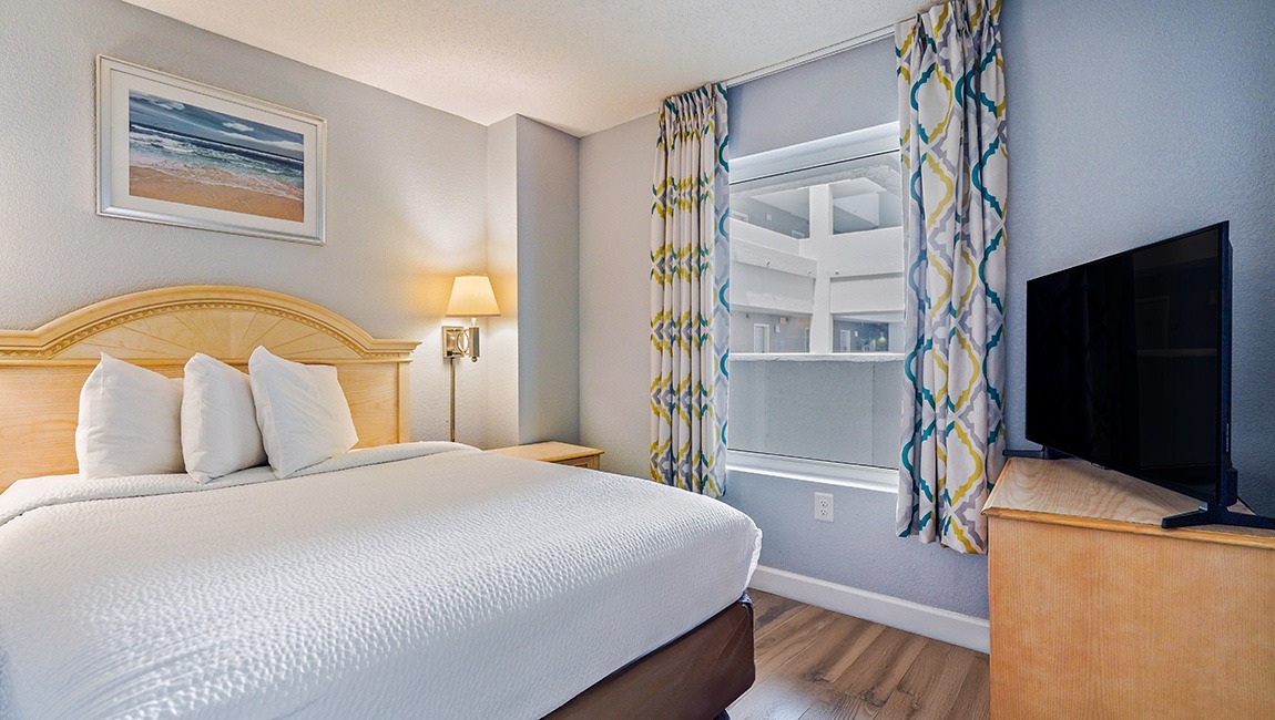 Oceanfront 3 Bedroom Condo sleeps (10)