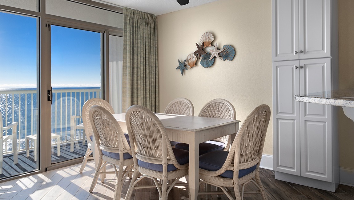 Oceanfront 3 Bedroom Condo sleeps (10)