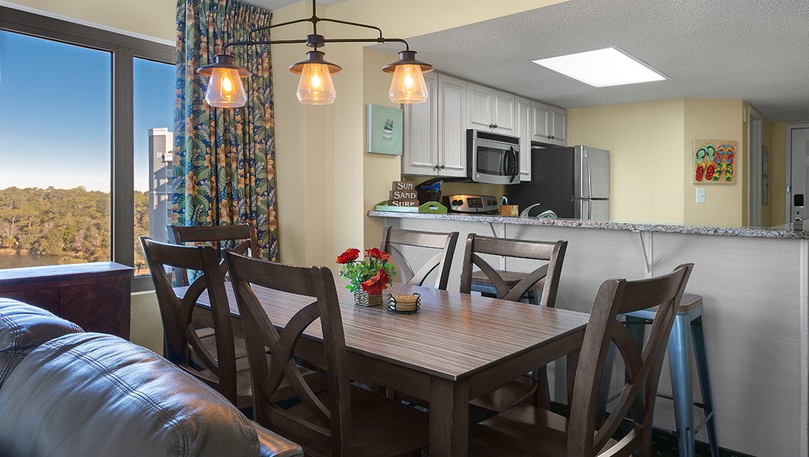 Oceanview 2 Bedroom Condo sleeps (6)