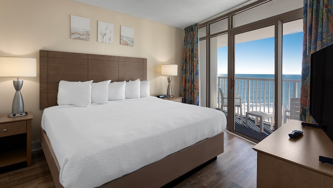 Oceanfront 2 Bedroom Condo - Primary Bedroom